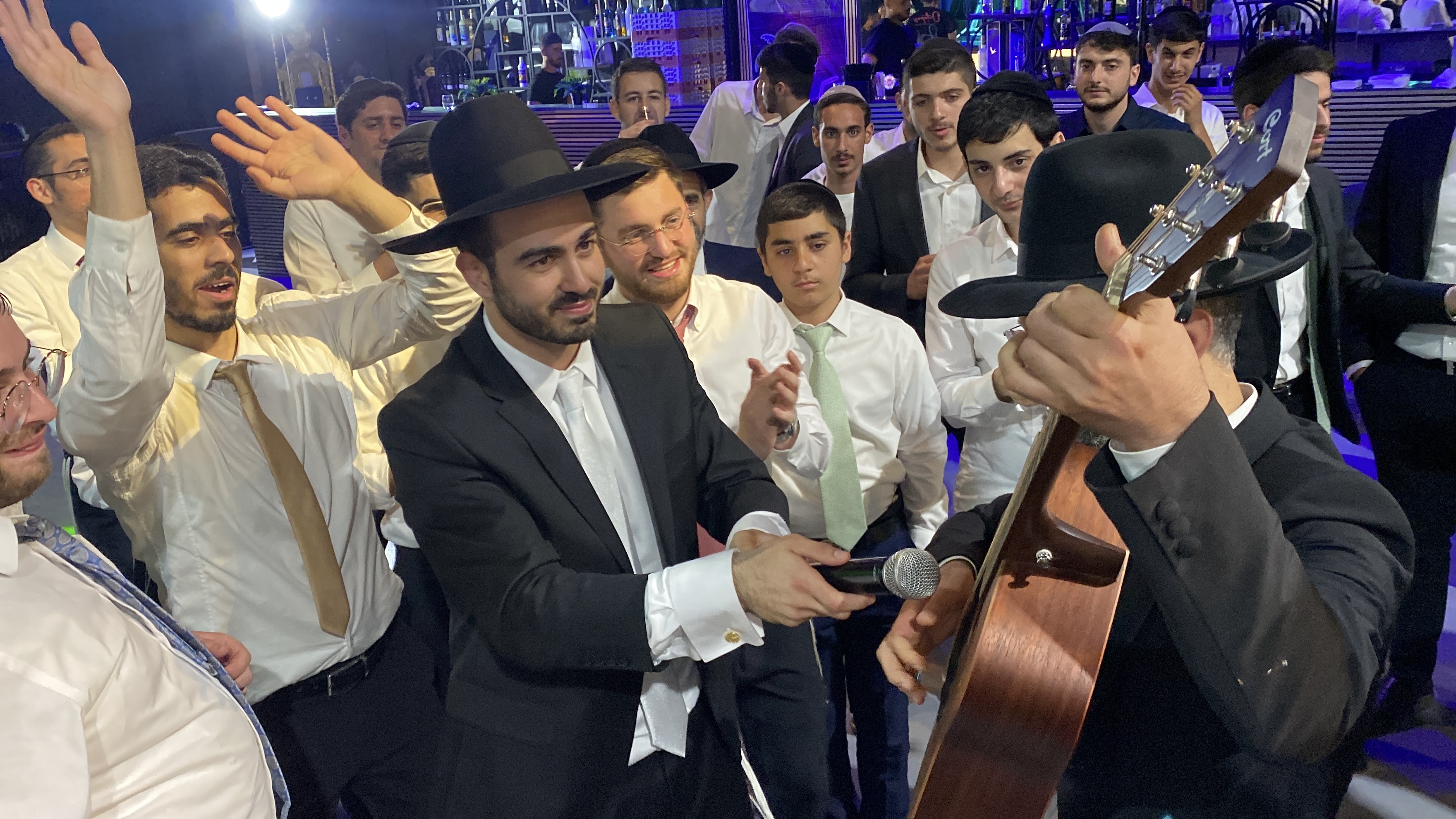 פעילות במרכז 10